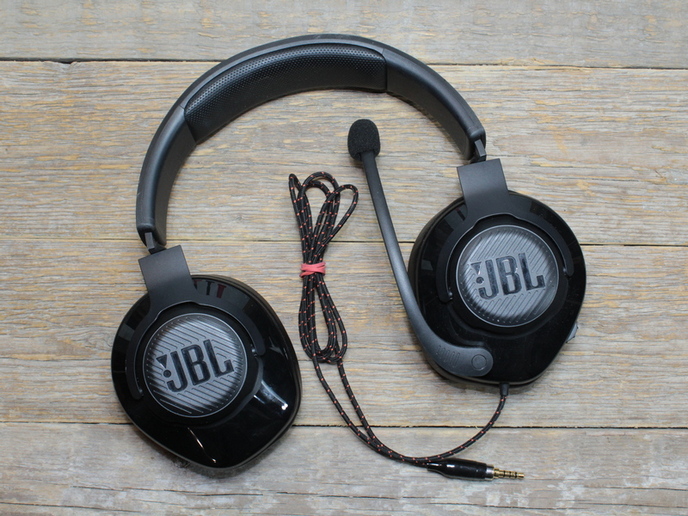 JBL Quantum 200 headset