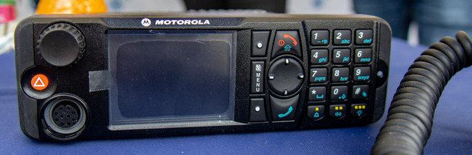 Motorola MTM5400 rádió